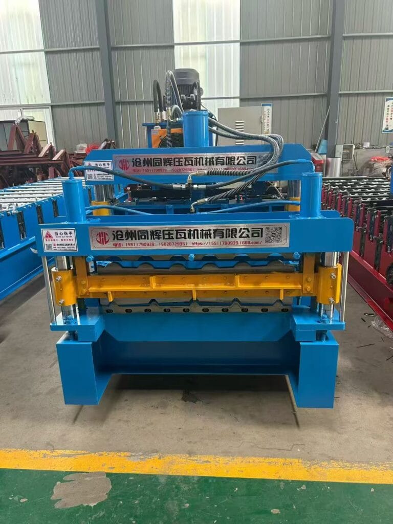 Roof panel roll forming machine